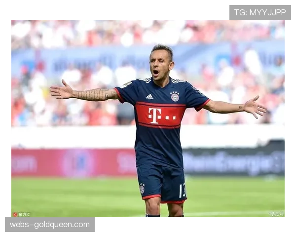 拉菲尼亚腘绳肌受伤恐缺阵数周，巴西边锋赛季报销风险